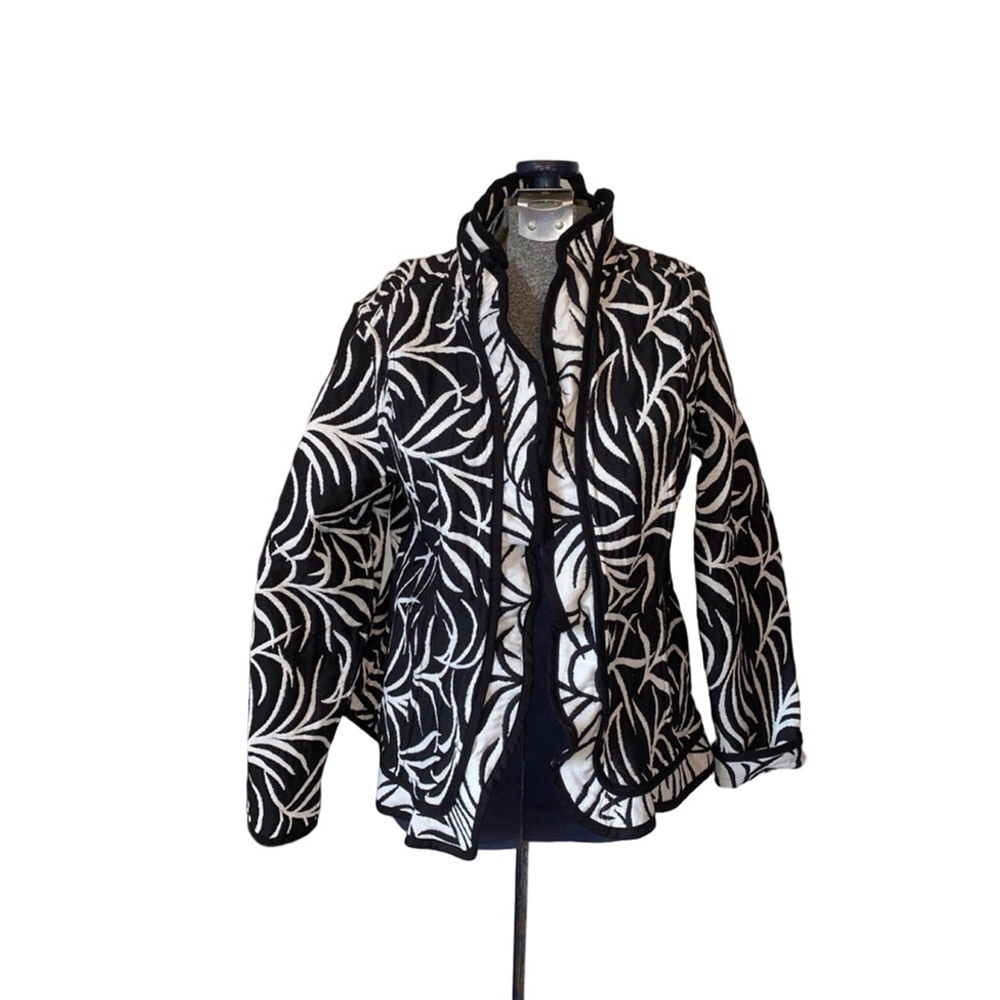 Women's TRIMDIN Black White Leaf Pattern reversible Quilted Jacket Medium